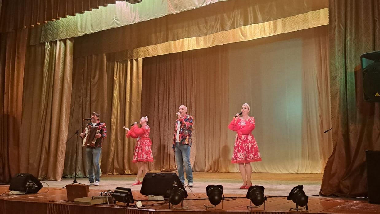 В селе Малая Сердоба состоялся концерт ансамбля «Горница» В селе Малая Сердоба состоялся концерт ансамбля «Горница»